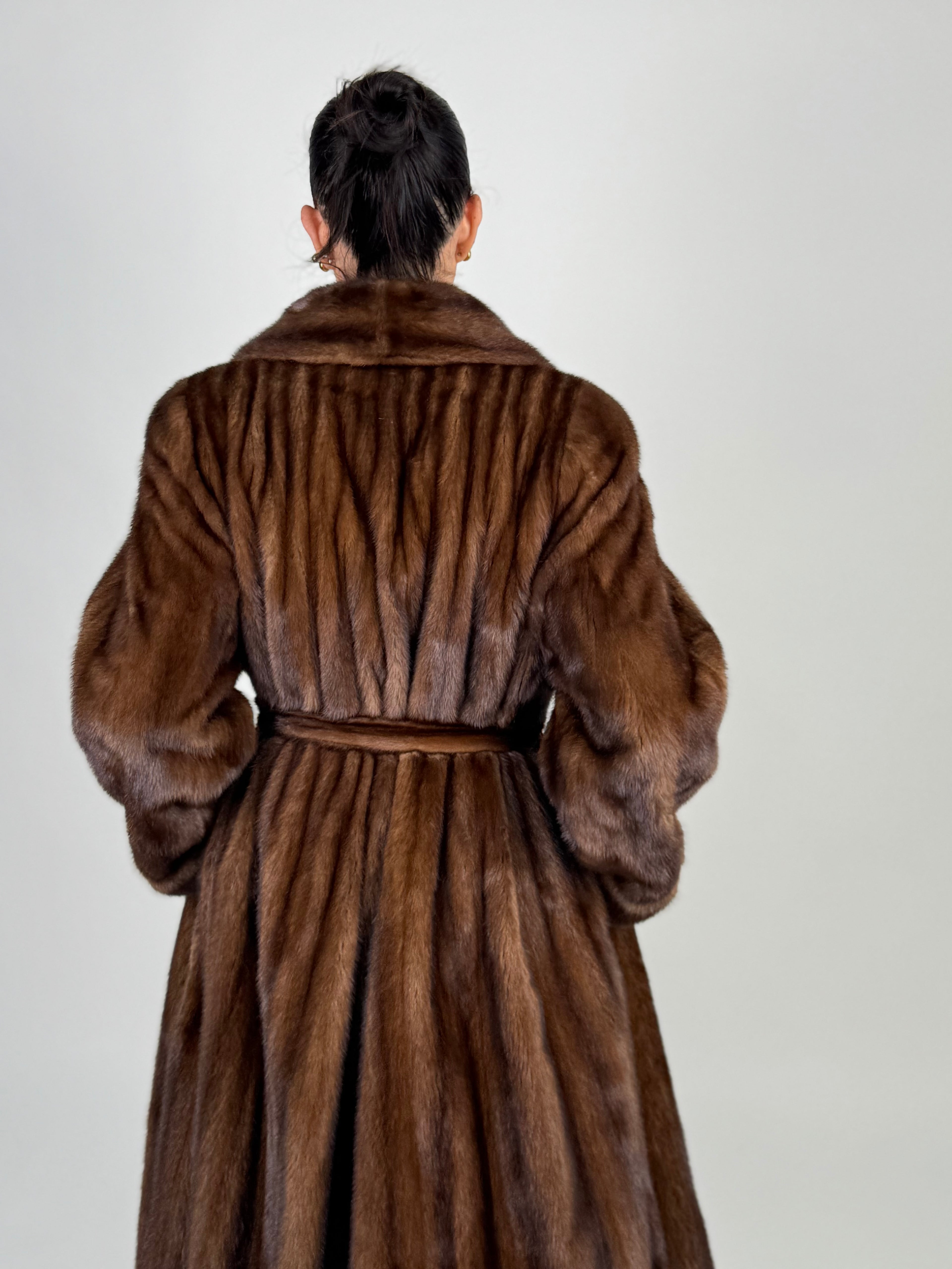 Cappotto in visone N656