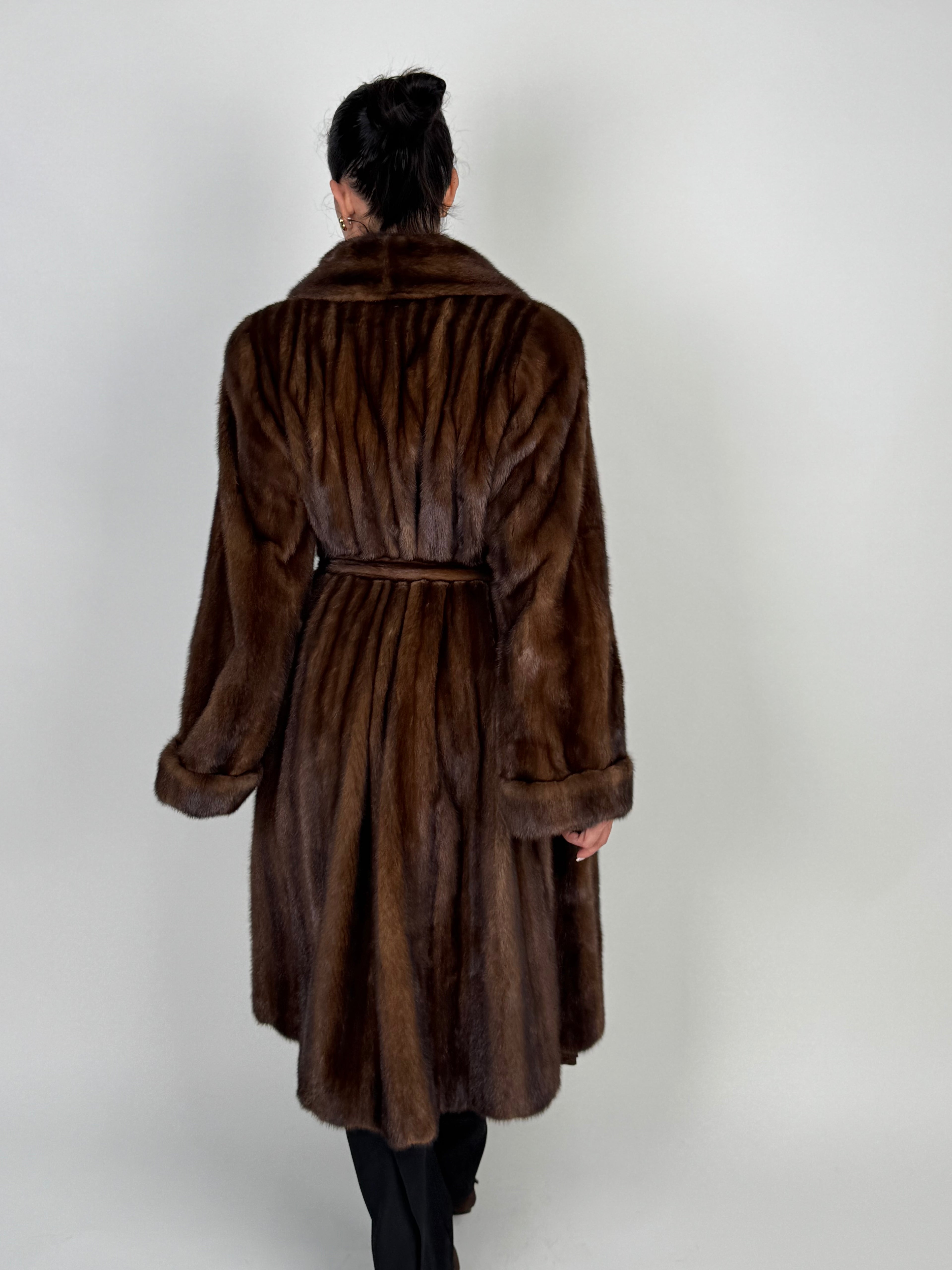 Cappotto in visone N656
