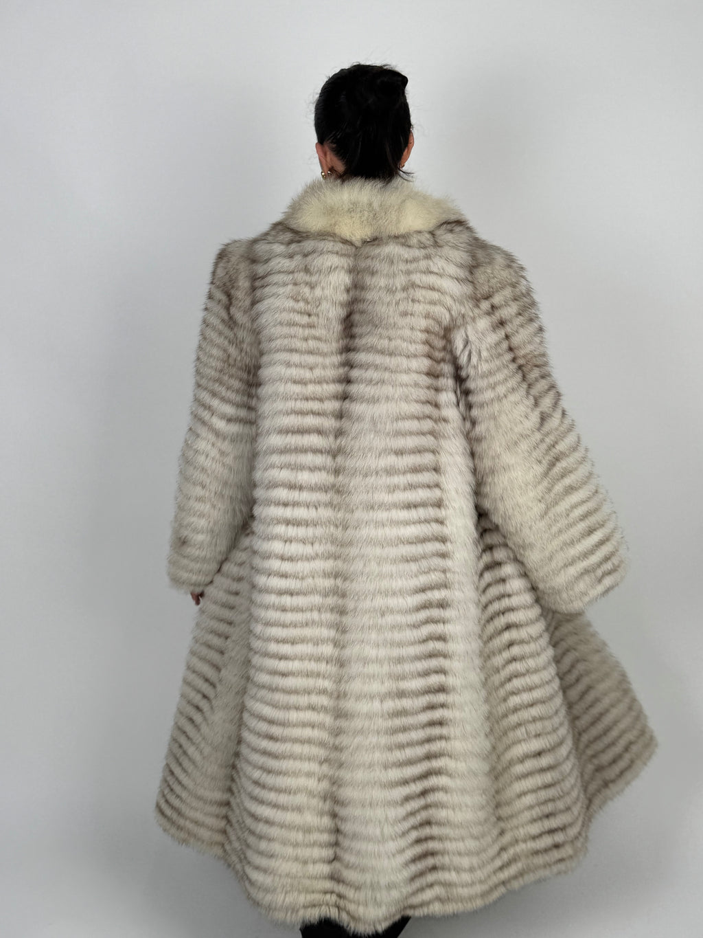 Cappotto in volpe della groenlandia N656