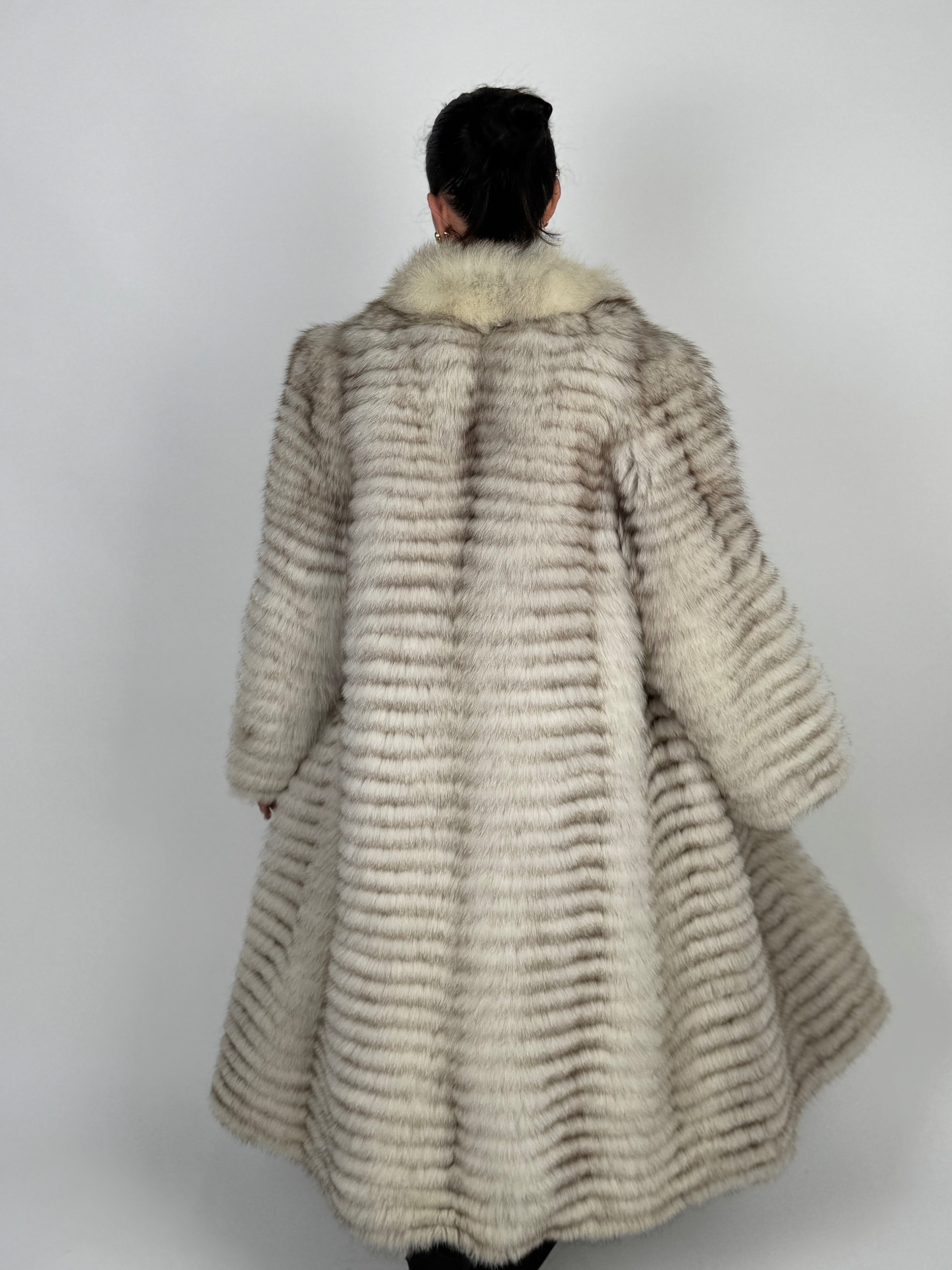 Cappotto in volpe della groenlandia N656