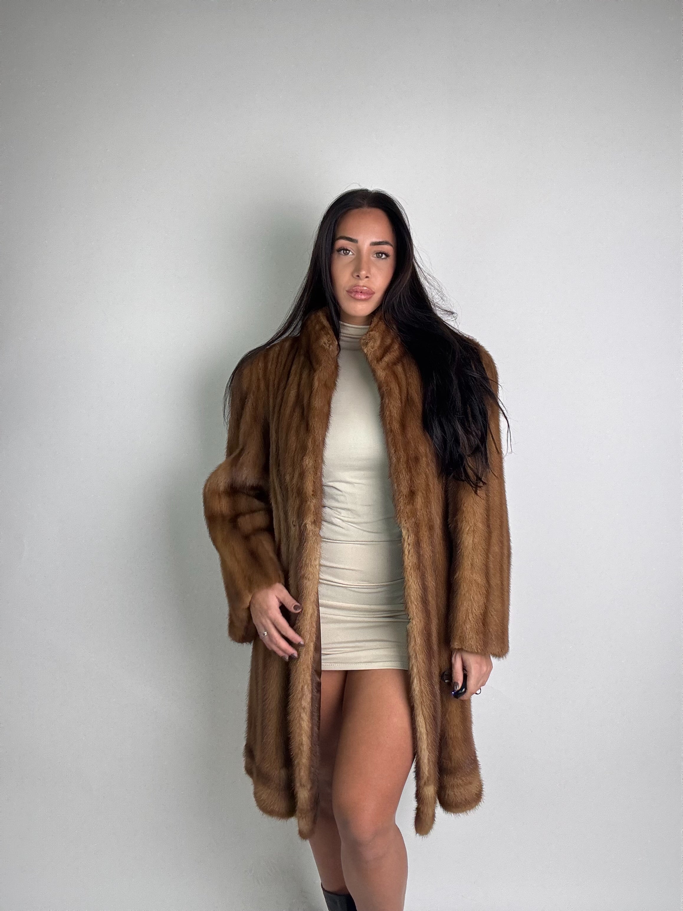 Cappotto in visone N369