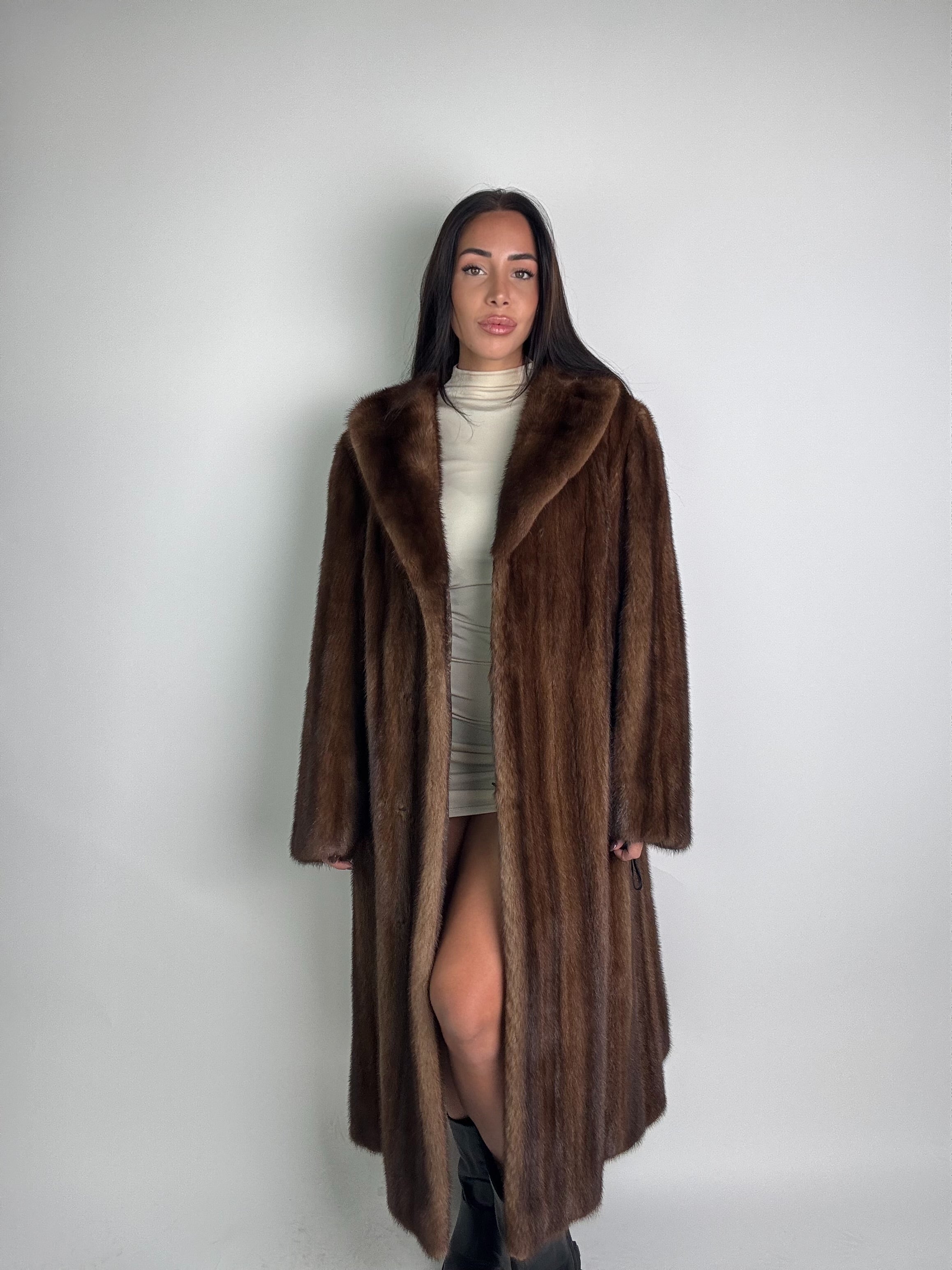 Cappotto in visone N371