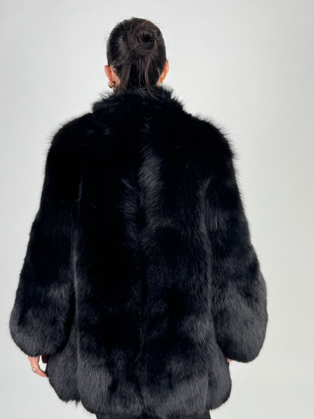 Giacca in volpe total black N659