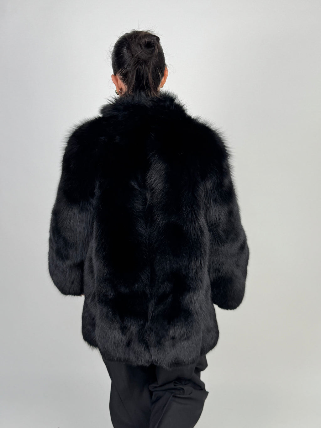 Giacca in volpe total black N659