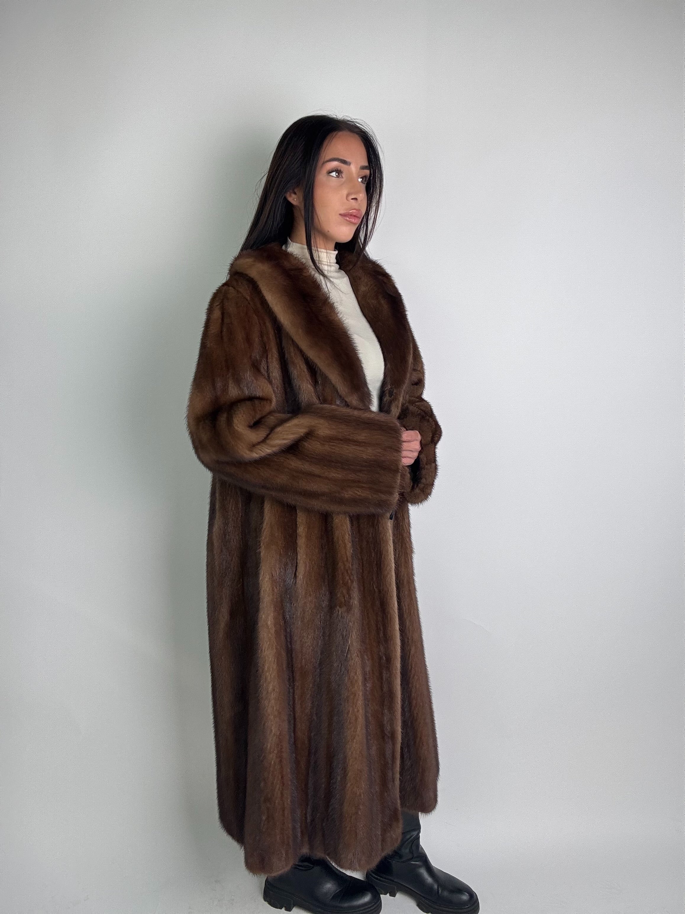 Cappotto in visone N371