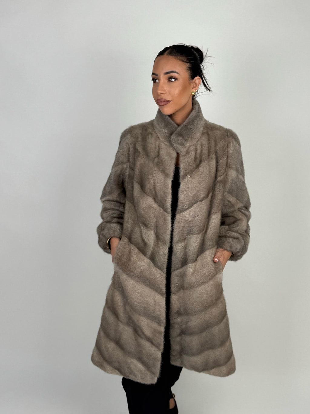 Cappotto in visone N655