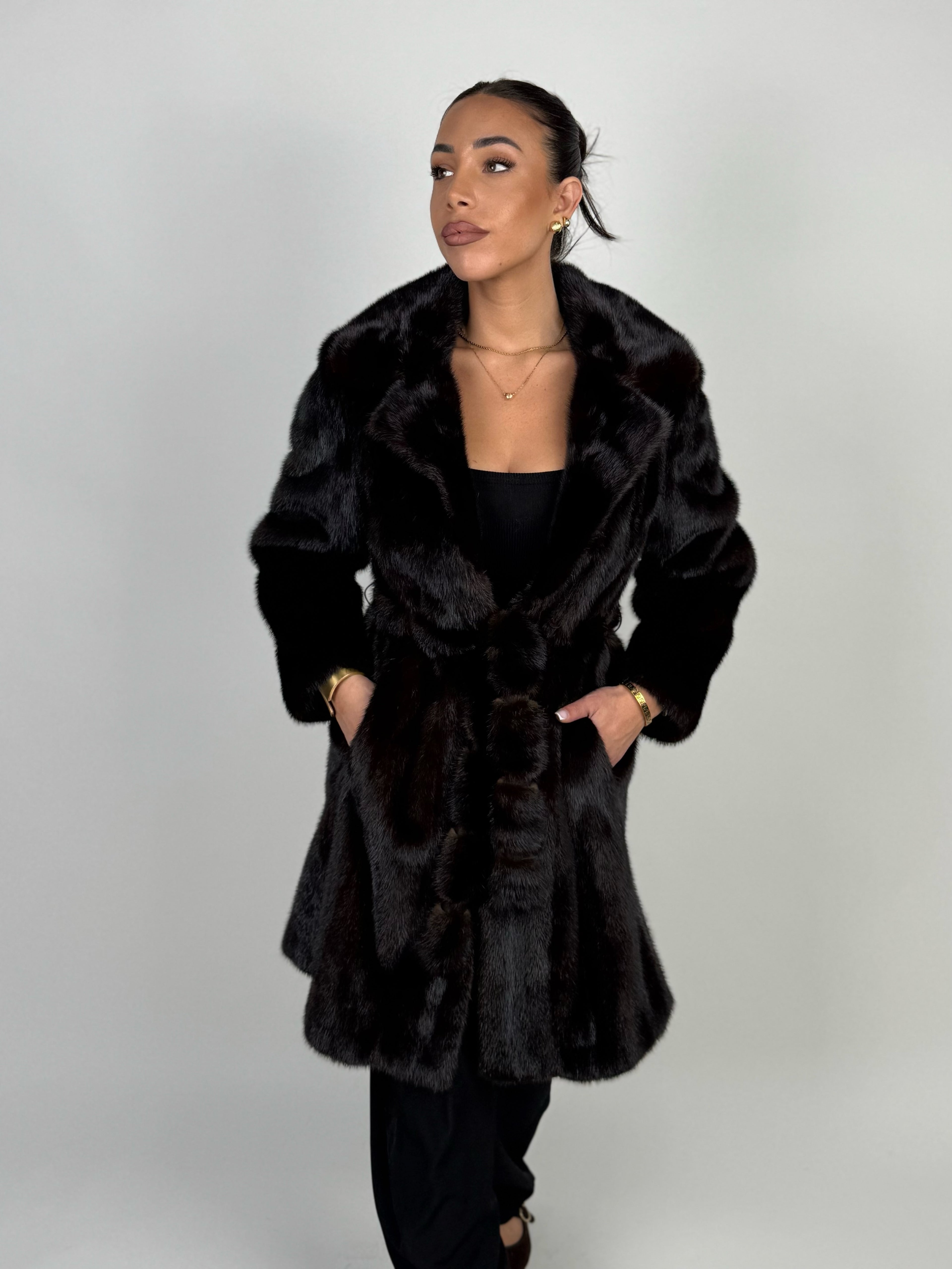 Cappotto in visone N657