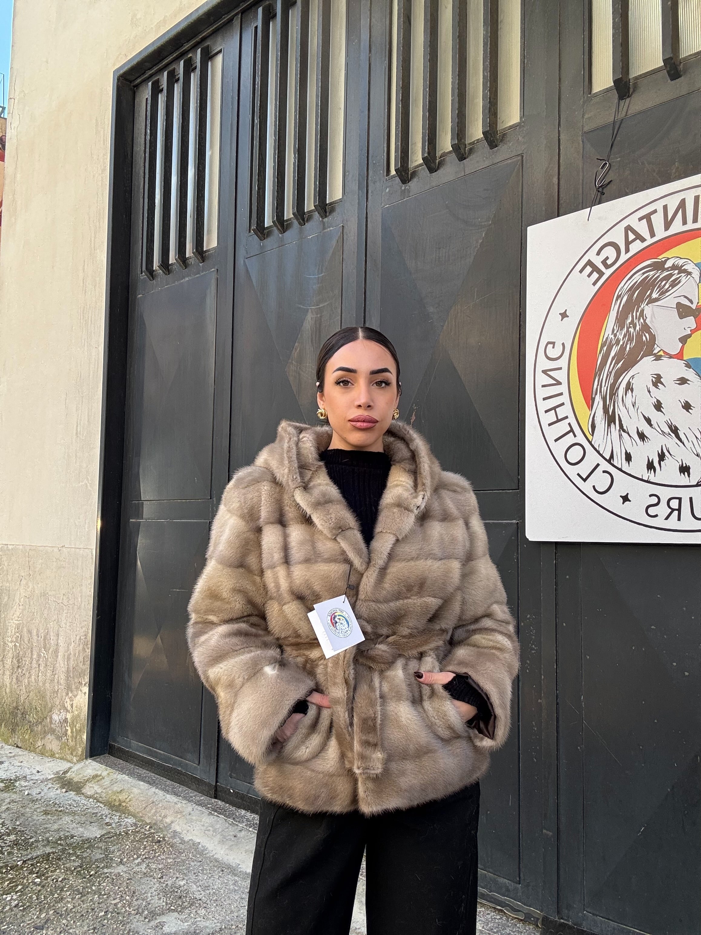 Giacca in visone cintura e cappuccio