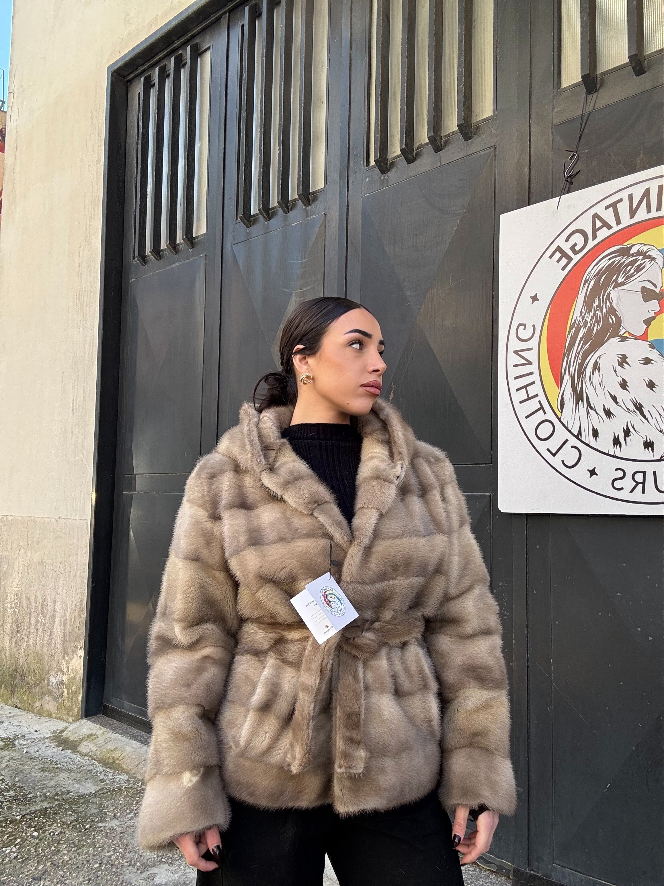 Giacca in visone cintura e cappuccio