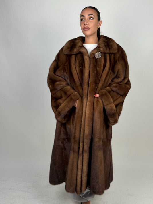Cappotto in visone N681