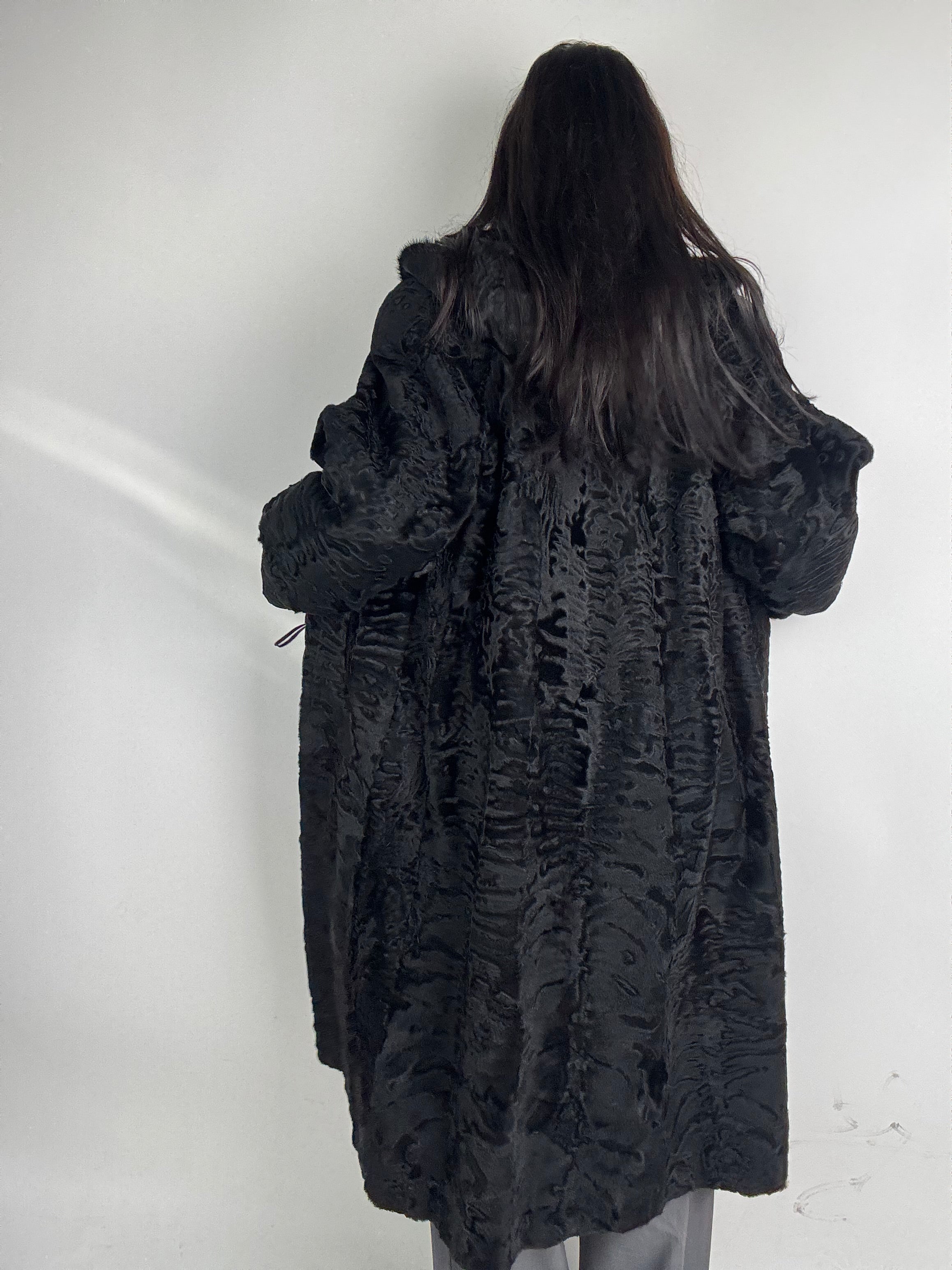 Cappotto in astrakan e volpe N52